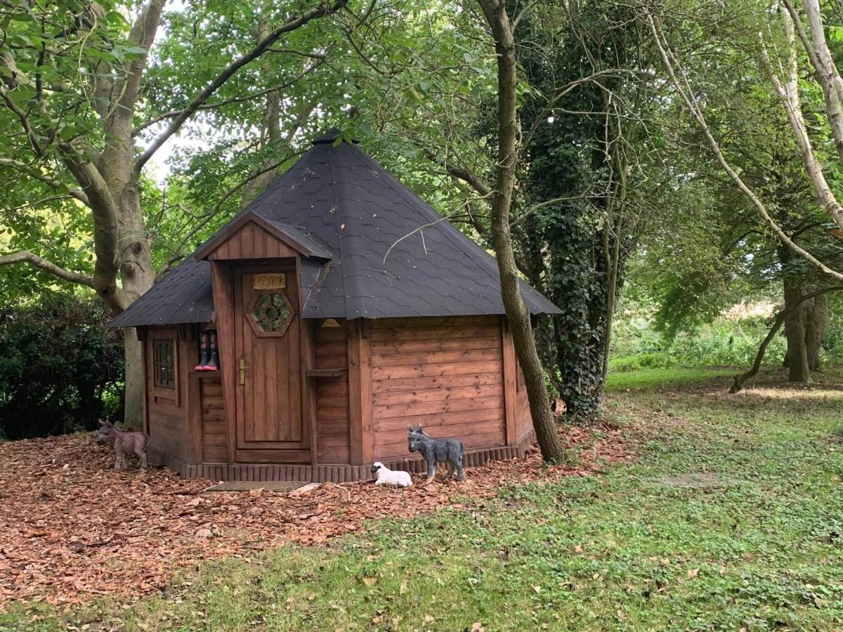 Villa Starry Meadow & Rescued Animal Experiences Great Yarmouth Exterior foto